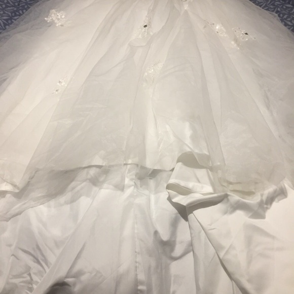 Wedding dress - Picture 3 of 4